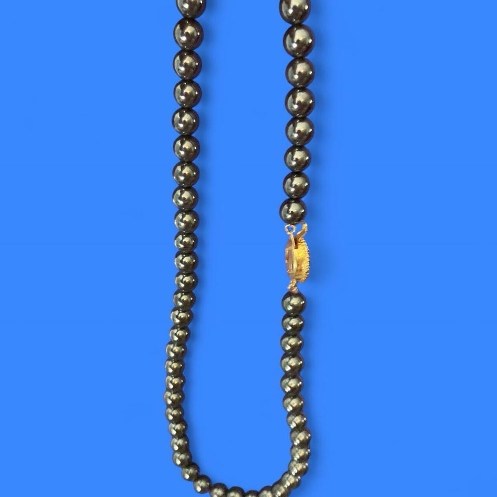 black faux pearl necklace with gold tone clasp jewelry - Picture 3 of 3